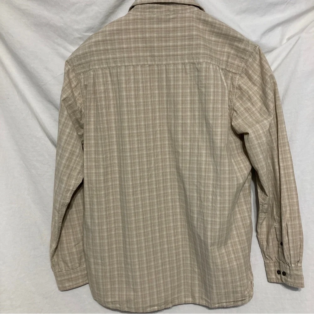 The North Face Men’s Tan Plaid Long Sleeve Shirt Size XL.